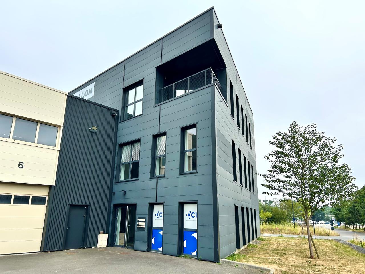 Bureau Noyal-Châtillon-sur-Seiche 153m² Location bureau Noyal-Châtillon-sur-Seiche Ille-et-Vilaine OLBUR2317392 0